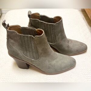 Nine West Taupe Suede Ankle Boots Wood Block Heel Size 8.5
